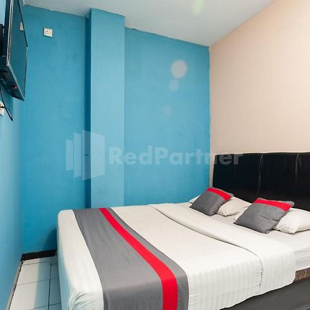 J&B Rooms Pramuka Jakarta Mitra Reddoorz Экстерьер фото