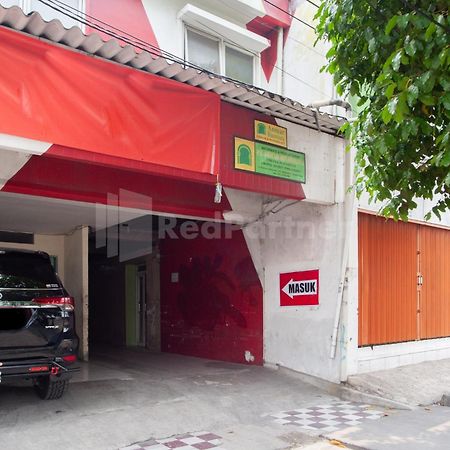 J&B Rooms Pramuka Jakarta Mitra Reddoorz Экстерьер фото