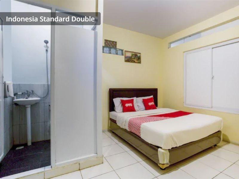 J&B Rooms Pramuka Jakarta Mitra Reddoorz Экстерьер фото