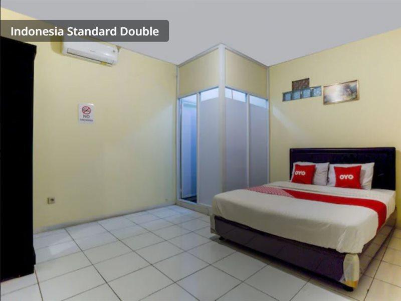 J&B Rooms Pramuka Jakarta Mitra Reddoorz Экстерьер фото