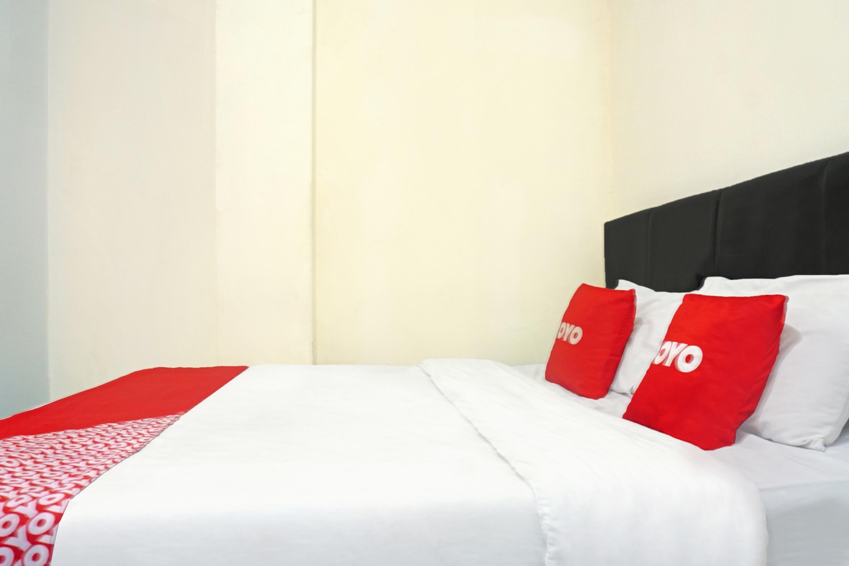 J&B Rooms Pramuka Jakarta Mitra Reddoorz Экстерьер фото