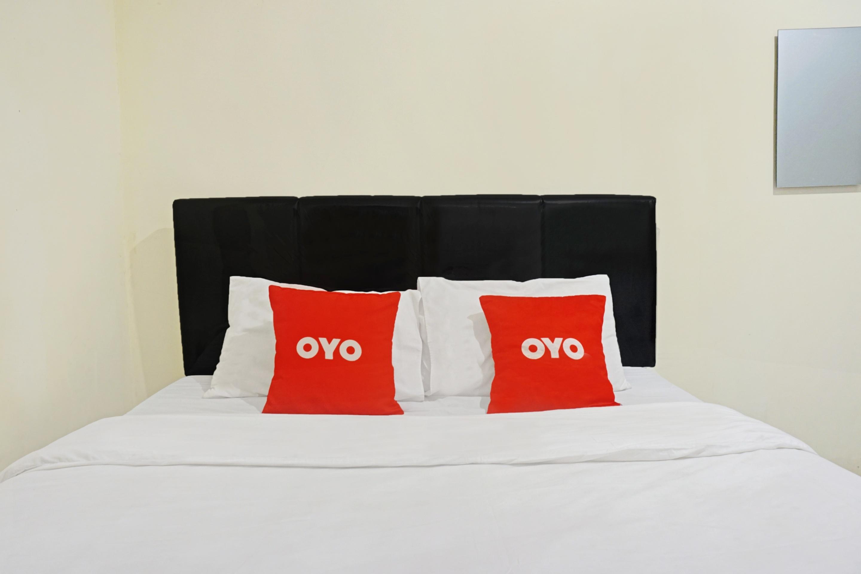 J&B Rooms Pramuka Jakarta Mitra Reddoorz Экстерьер фото