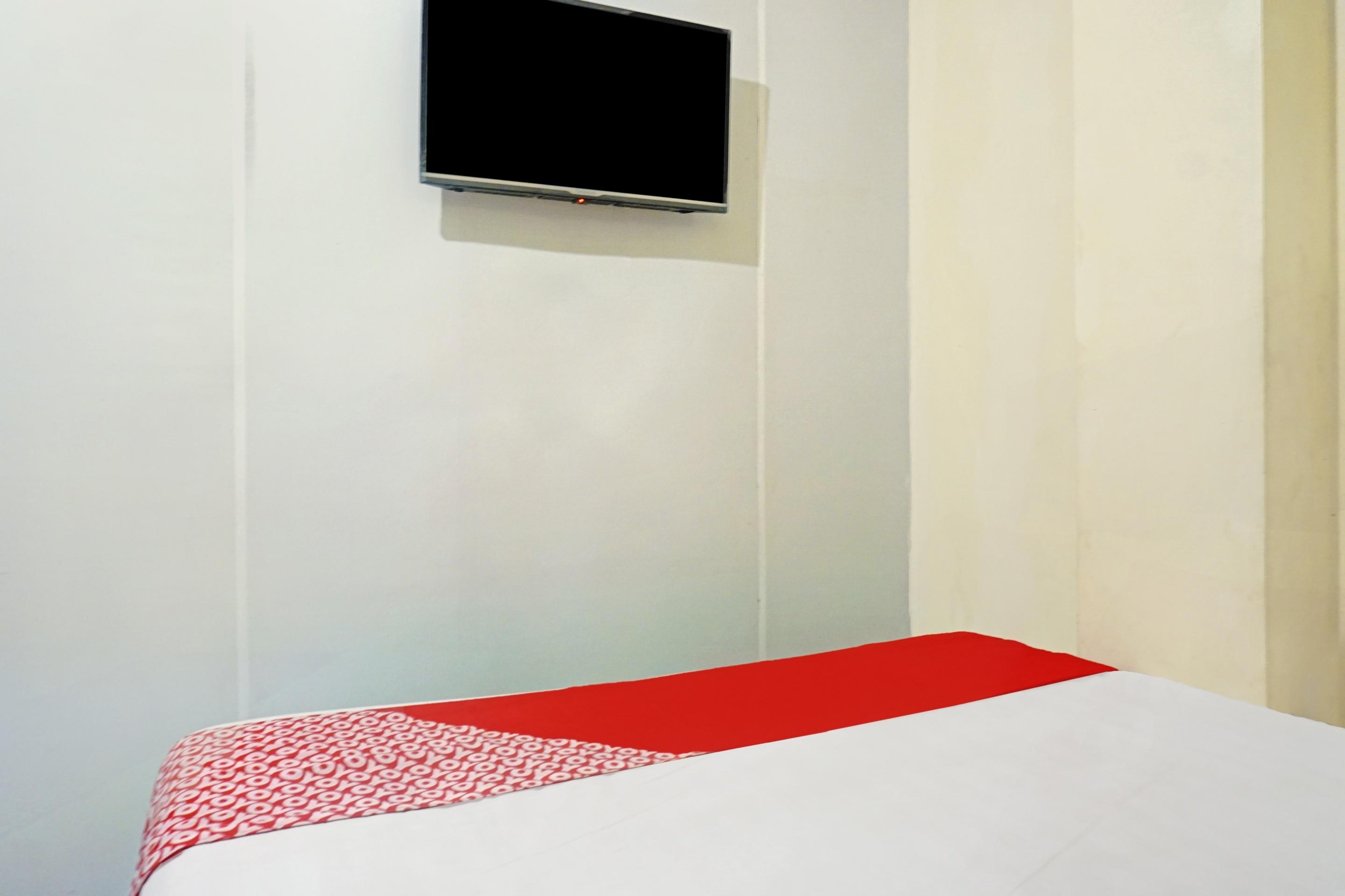 J&B Rooms Pramuka Jakarta Mitra Reddoorz Экстерьер фото