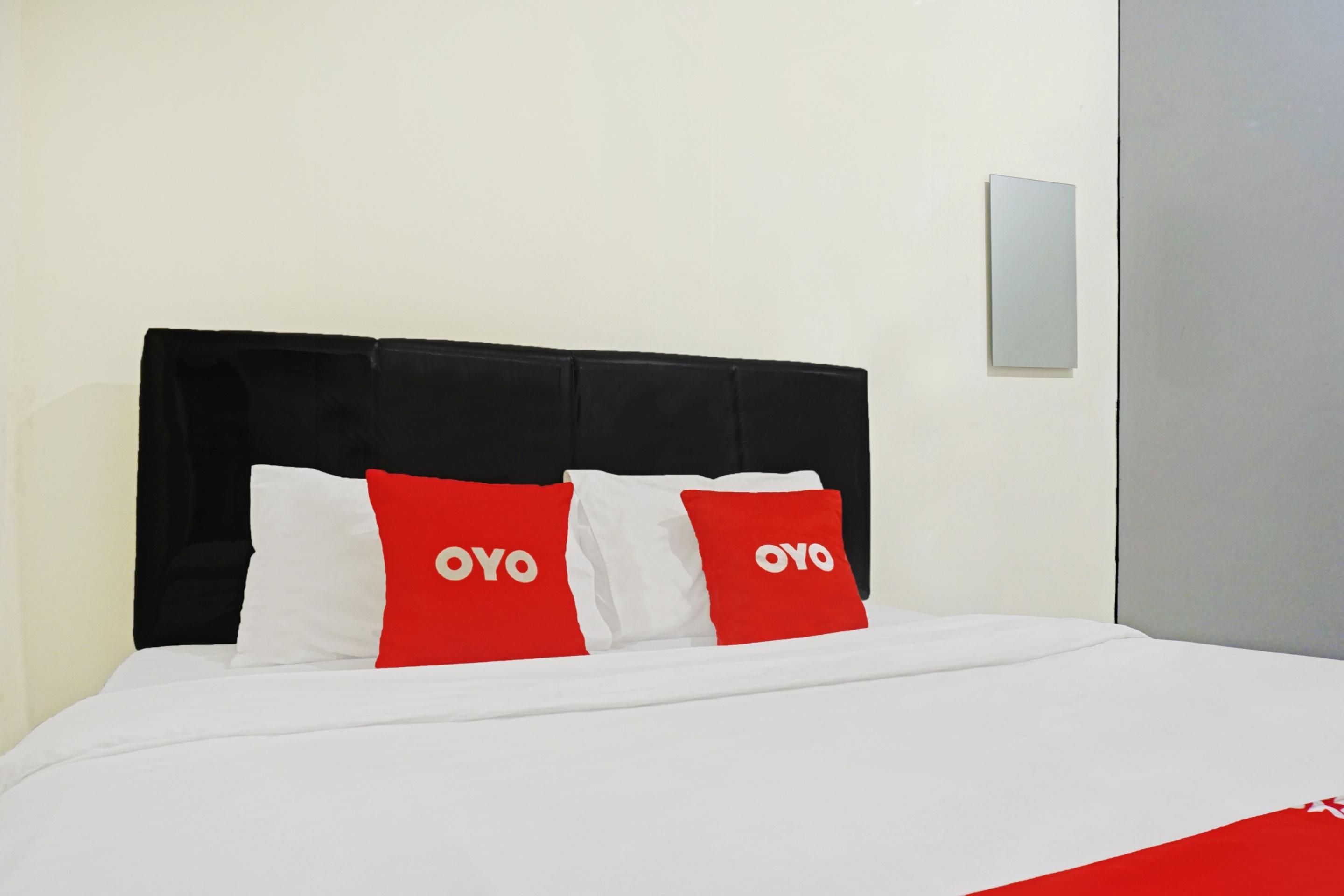 J&B Rooms Pramuka Jakarta Mitra Reddoorz Экстерьер фото
