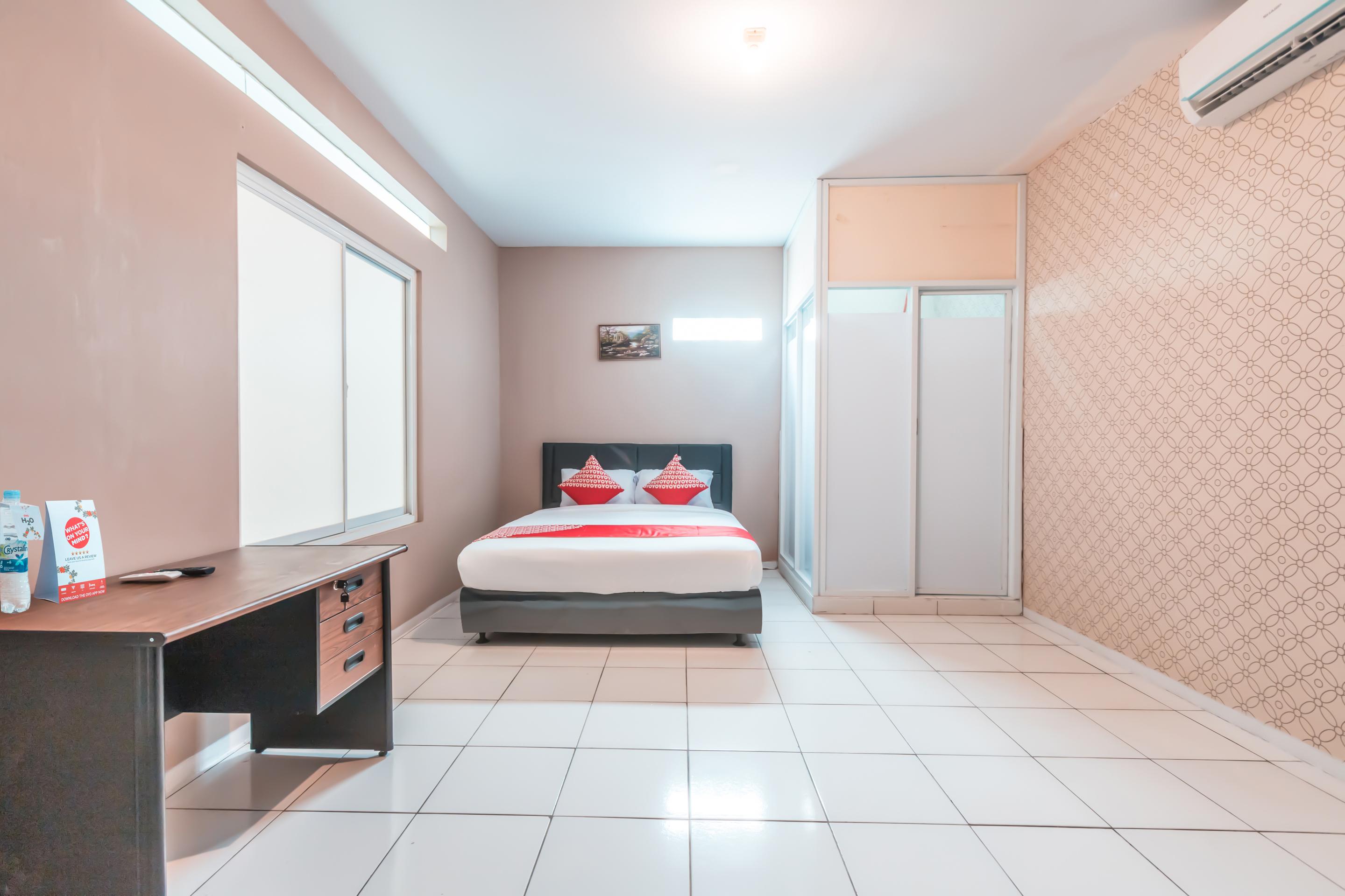 J&B Rooms Pramuka Jakarta Mitra Reddoorz Экстерьер фото