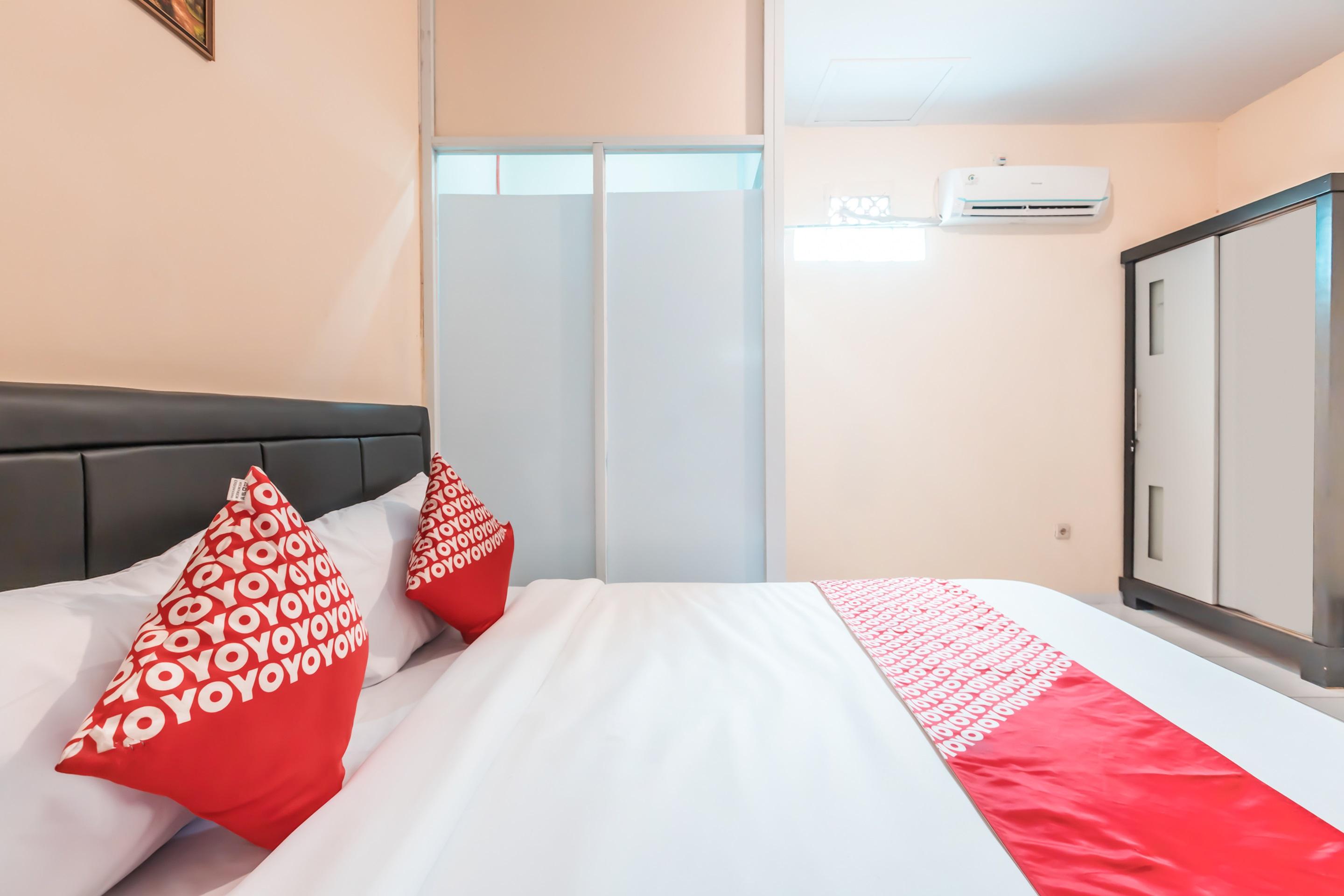 J&B Rooms Pramuka Jakarta Mitra Reddoorz Экстерьер фото