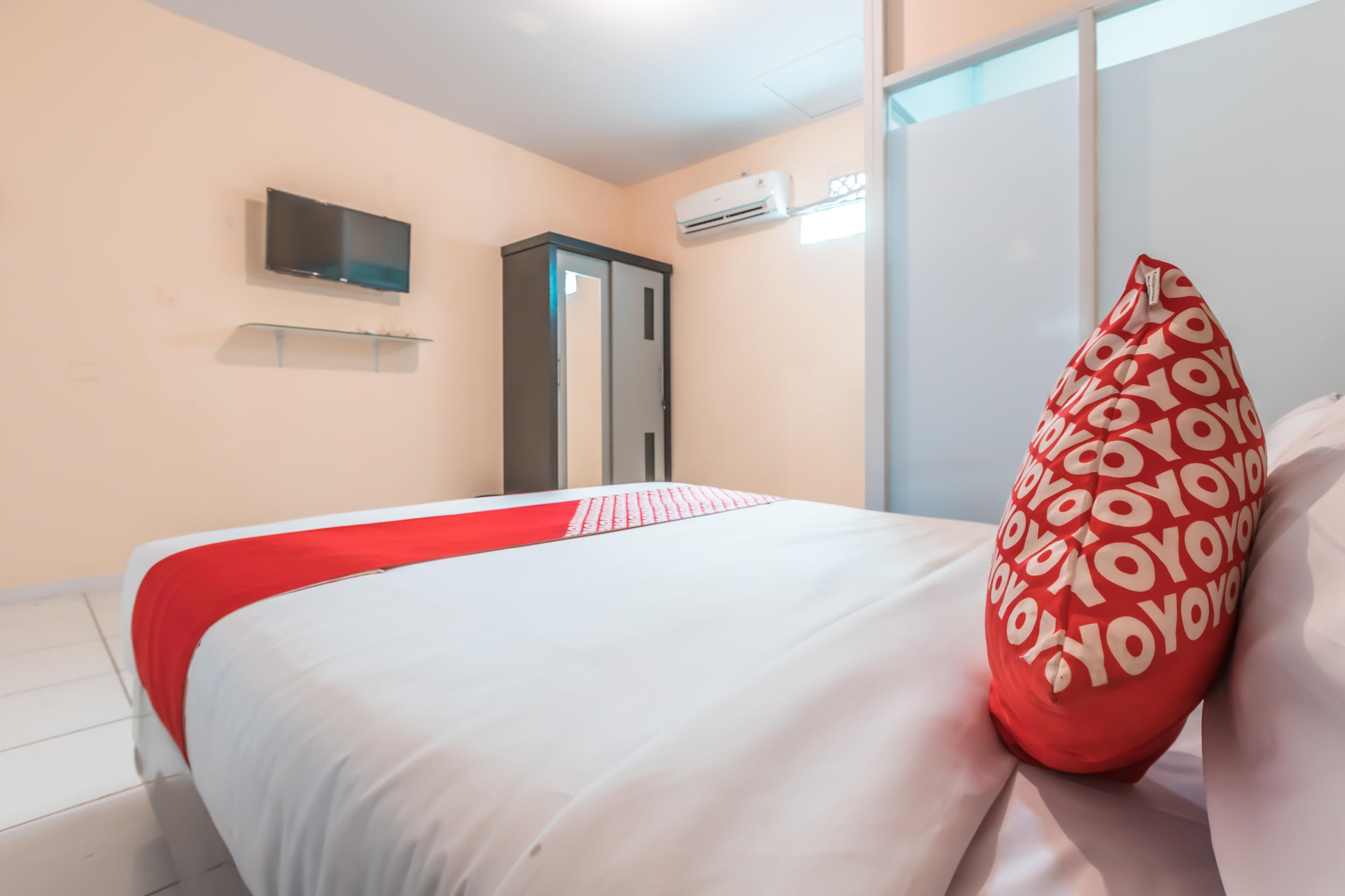 J&B Rooms Pramuka Jakarta Mitra Reddoorz Экстерьер фото