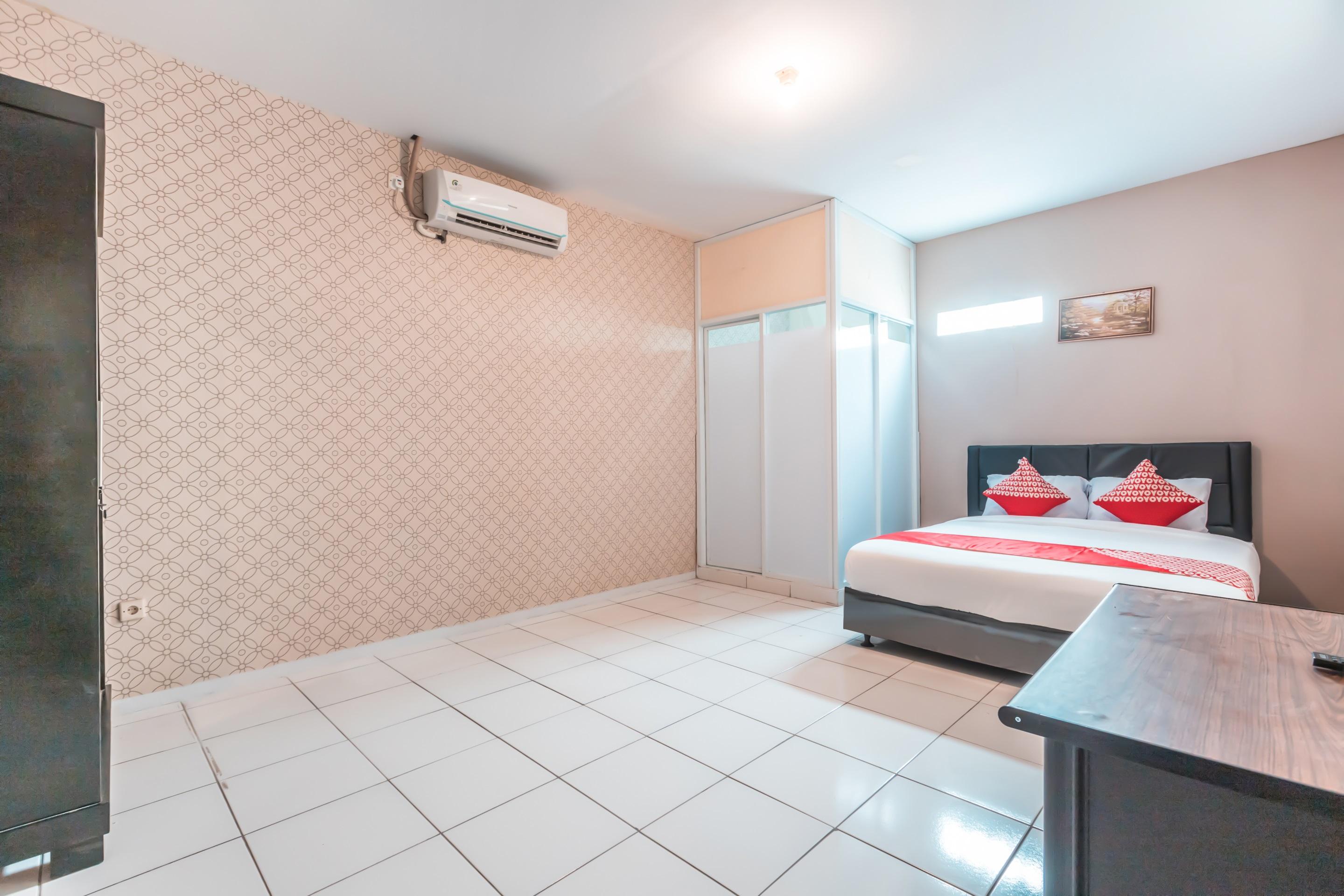 J&B Rooms Pramuka Jakarta Mitra Reddoorz Экстерьер фото