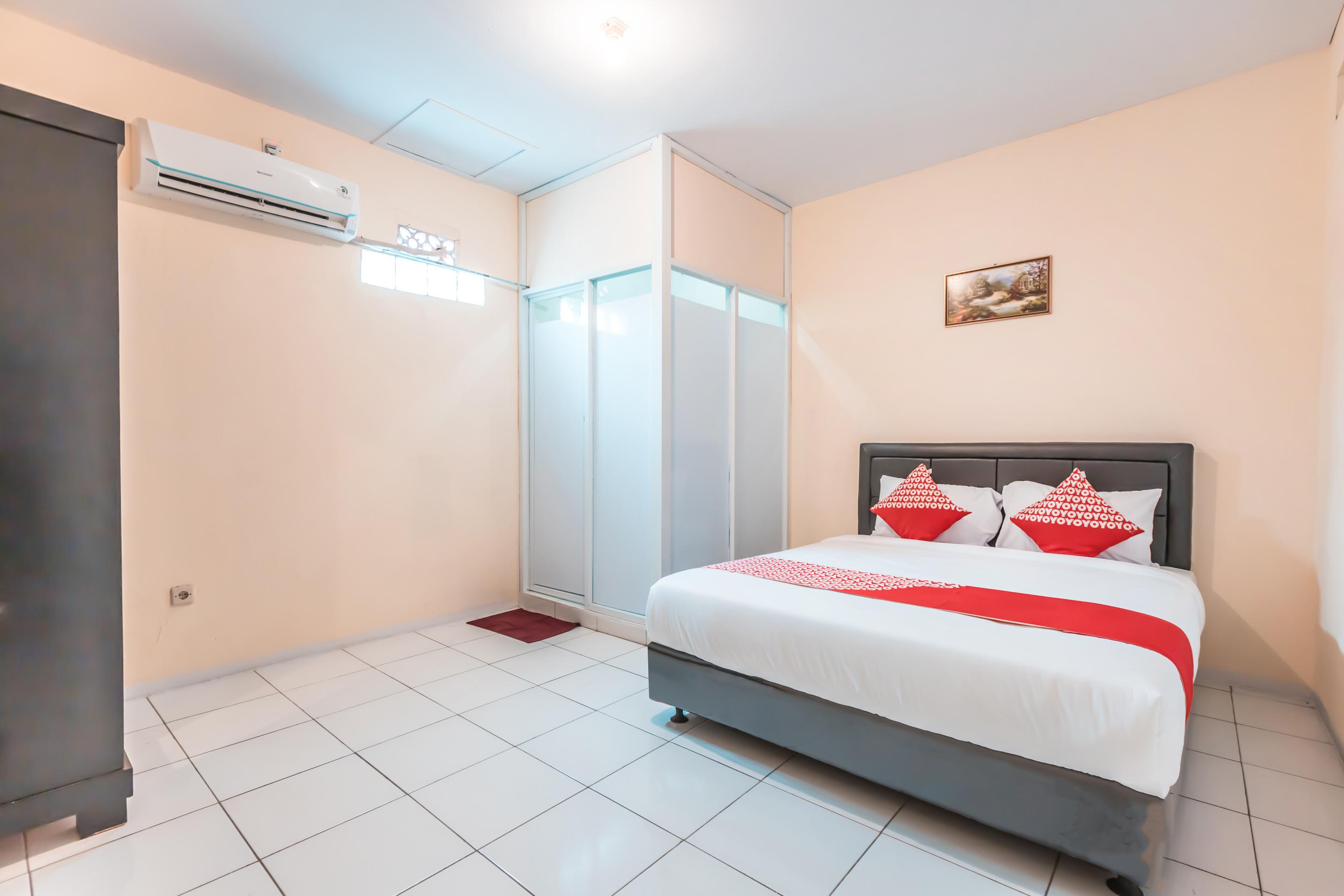 J&B Rooms Pramuka Jakarta Mitra Reddoorz Экстерьер фото