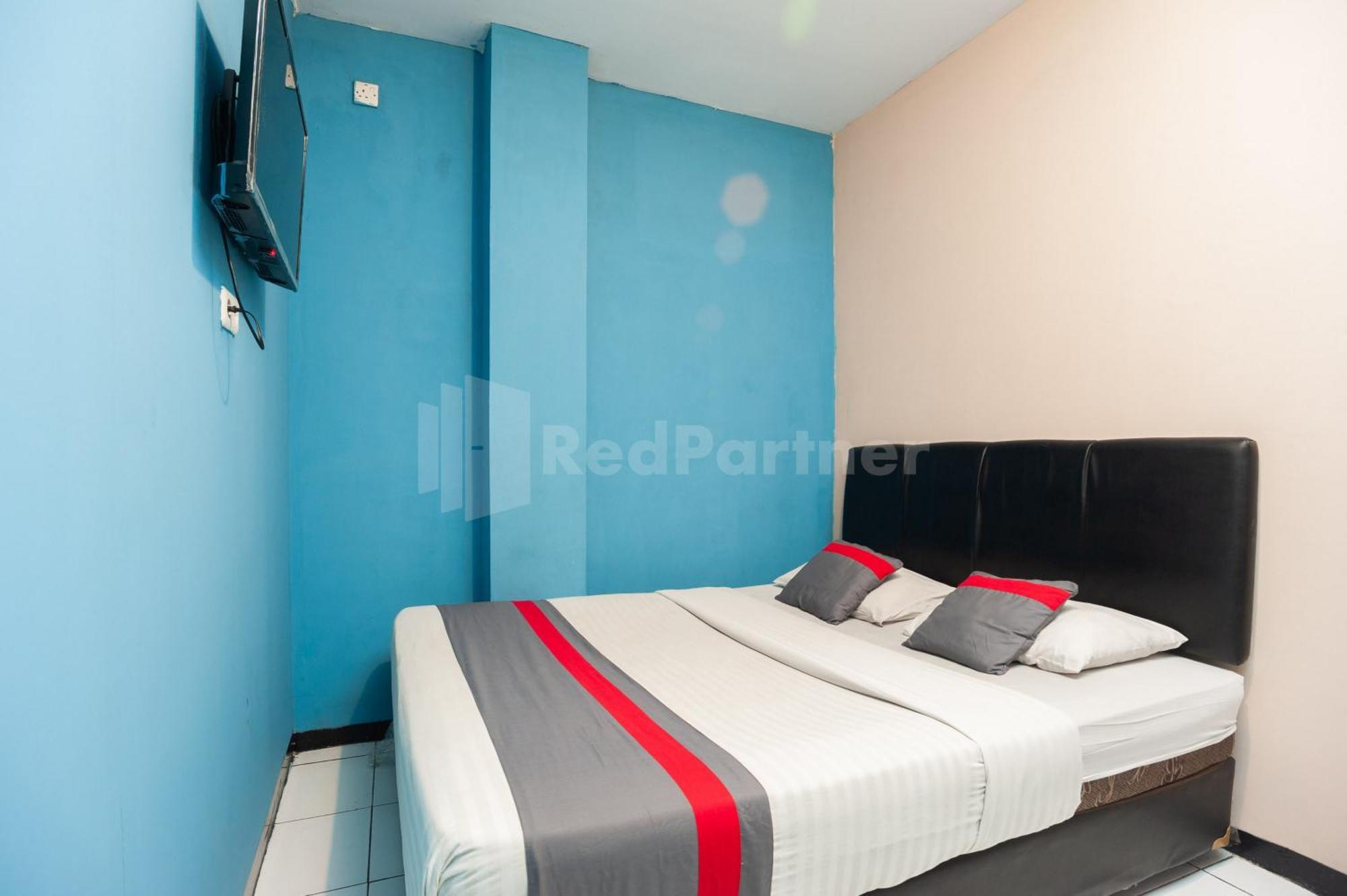 J&B Rooms Pramuka Jakarta Mitra Reddoorz Экстерьер фото