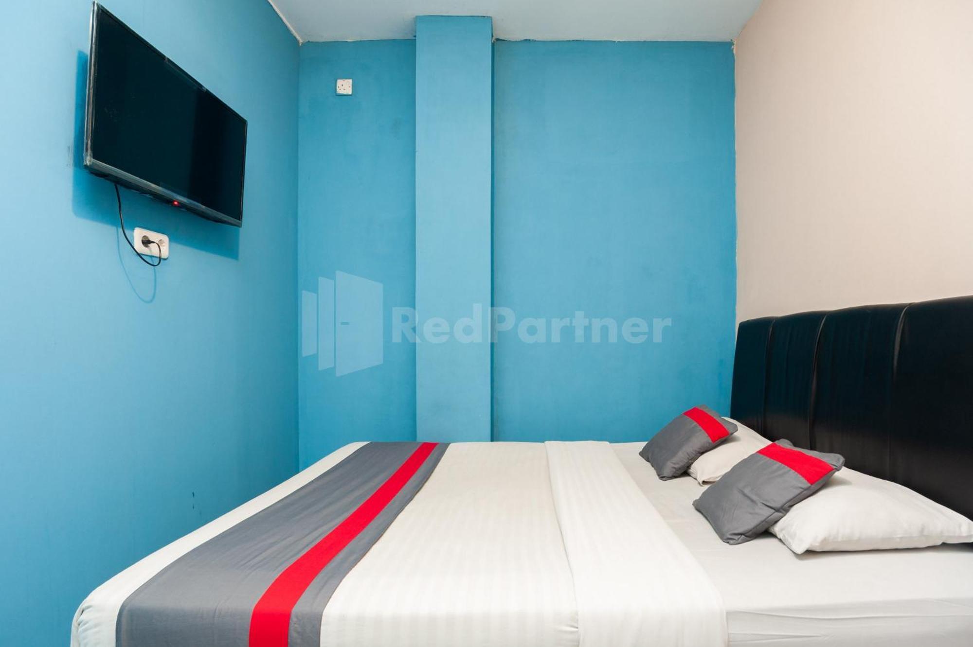 J&B Rooms Pramuka Jakarta Mitra Reddoorz Экстерьер фото