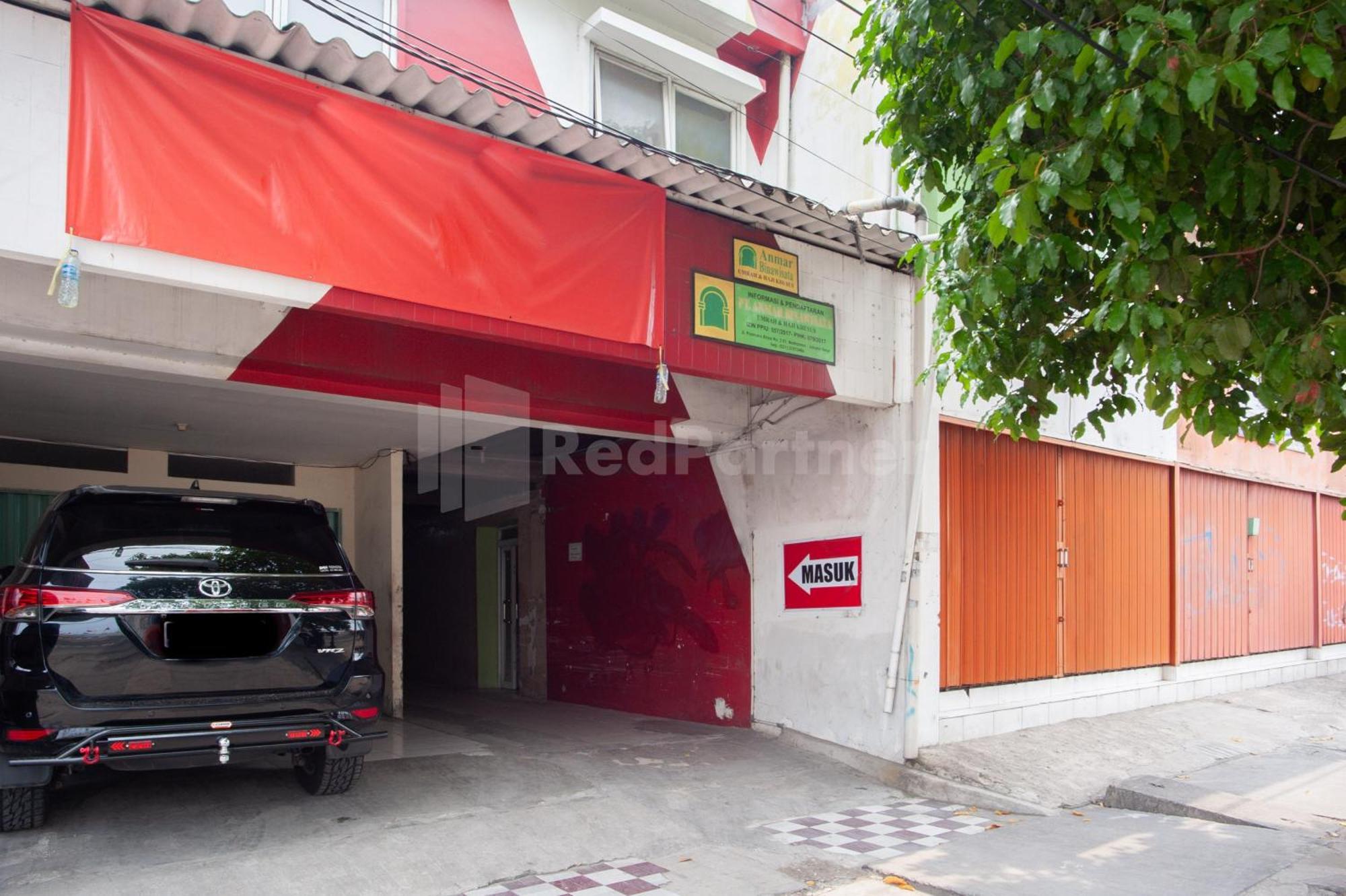 J&B Rooms Pramuka Jakarta Mitra Reddoorz Экстерьер фото